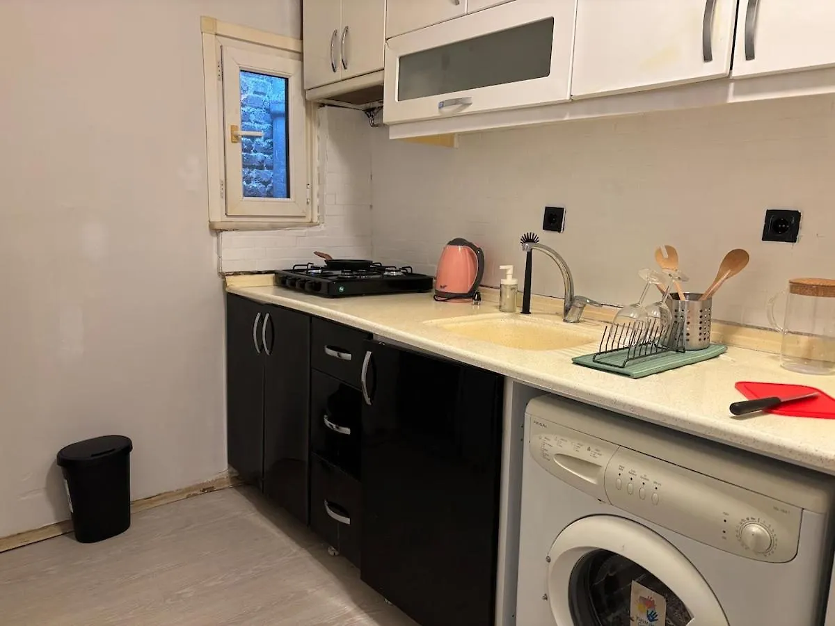 Pink House Walk Everywhere, 3Br, Fiber Internet Istanbul