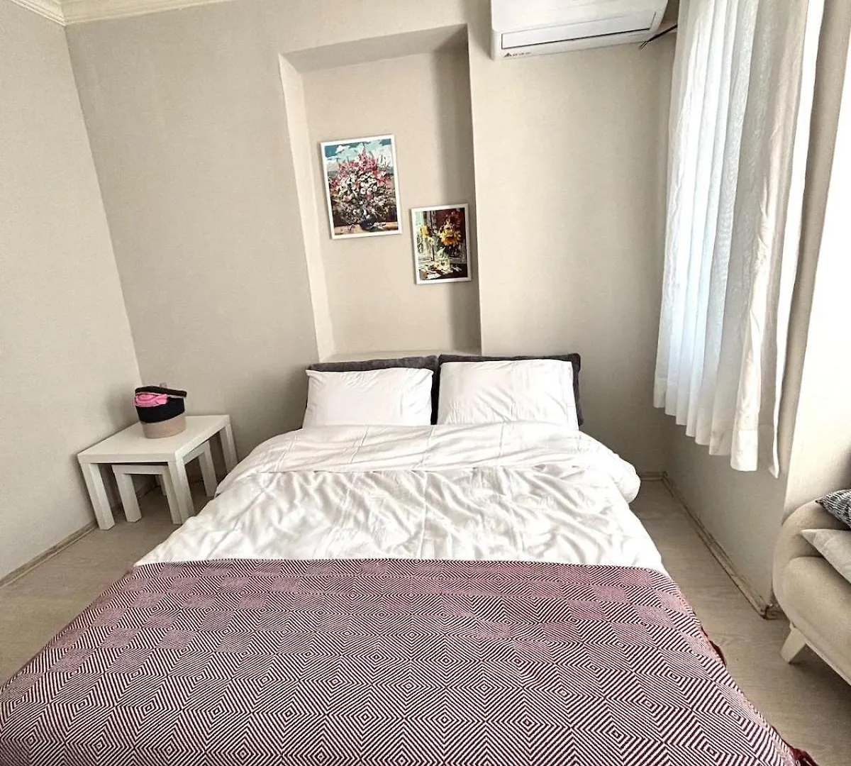 Pink House Walk Everywhere, 3Br, Fiber Internet Istanbul