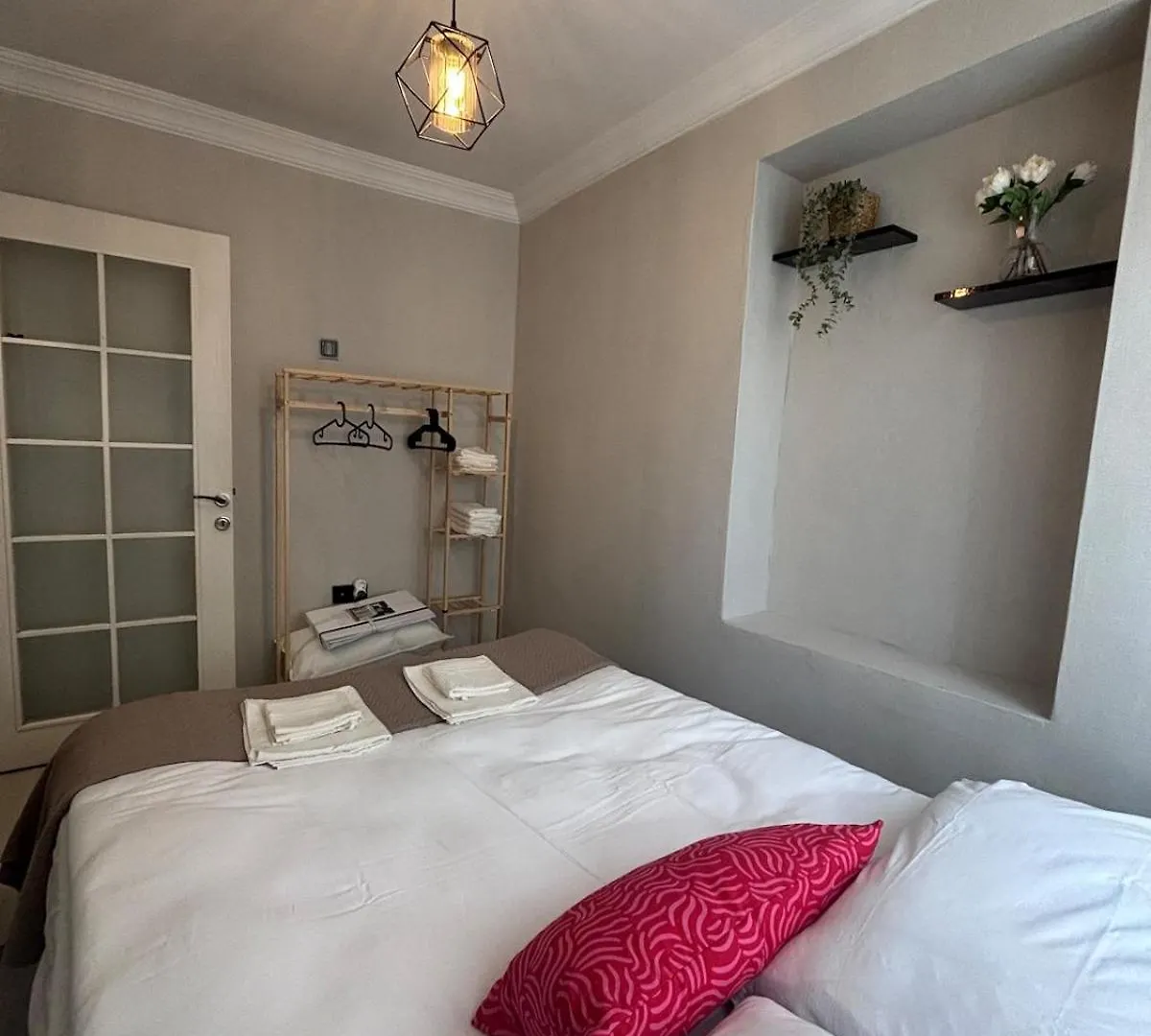 Pink House Walk Everywhere, 3Br, Fiber Internet Istanbul Turkey