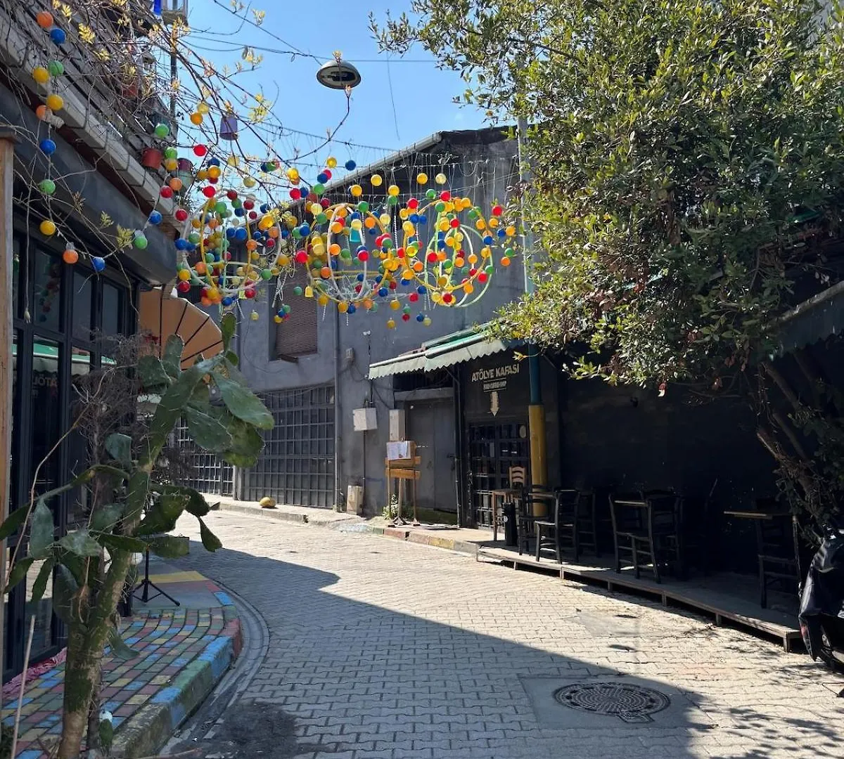 Villa Pink House Walk Everywhere, 3Br, Fiber Internet Istanbul Turkey