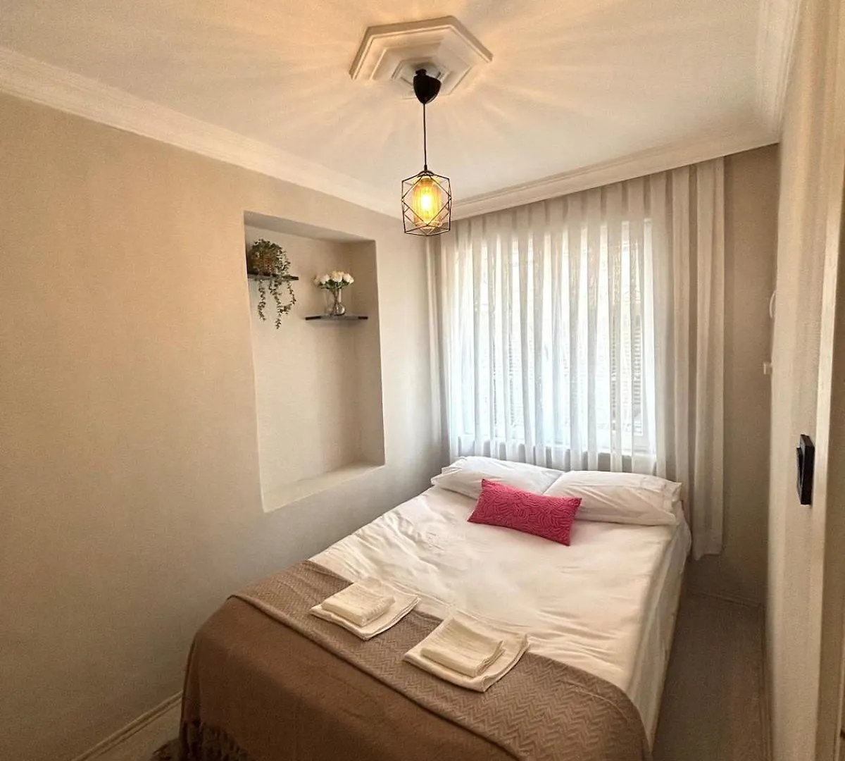 Pink House Walk Everywhere, 3Br, Fiber Internet Istanbul 0*,